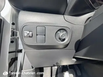 Photo 12 Citroën C3 vesrion double pédale auto ecole