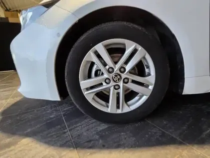 Photo 3 Toyota Corolla  122h Dynamic Business + Programme Beyond Zero Academy MY22