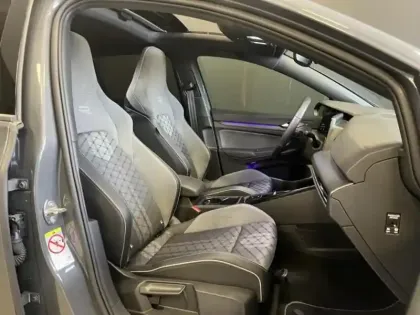 Photo 9 Volkswagen Golf  1.5 eTSI OPF 150ch R-Line DSG7