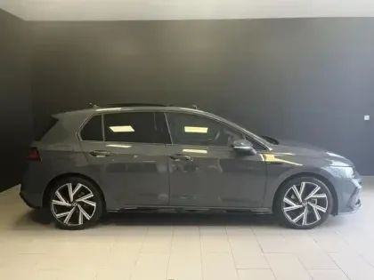 Photo 7 Volkswagen Golf  1.5 eTSI OPF 150ch R-Line DSG7