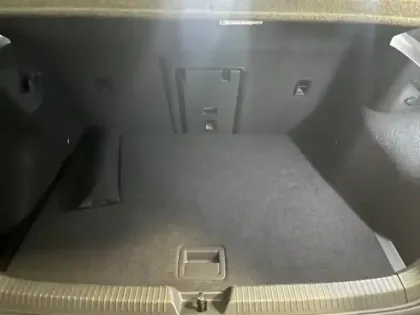 Photo 11 Volkswagen Golf  1.5 eTSI OPF 150ch R-Line DSG7