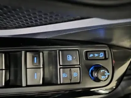 Photo 13 Toyota C-HR  122h Edition 2WD E-CVT MC19