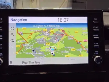 Photo 8 Toyota Camry  Hybride 218ch Design