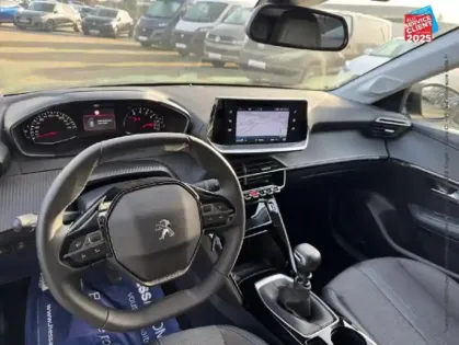 Photo 14 Peugeot 208  1.2 PureTech 100ch S&S Allure