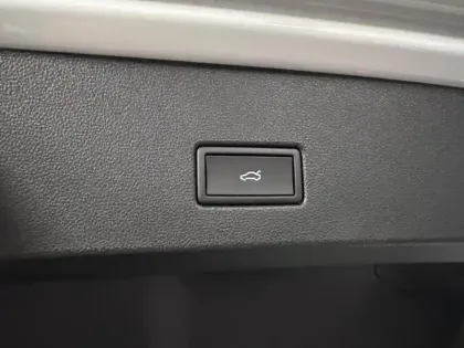 Photo 11 Volkswagen T-roc  1.5 TSI Evo2 150ch R-Line Edition DSG7