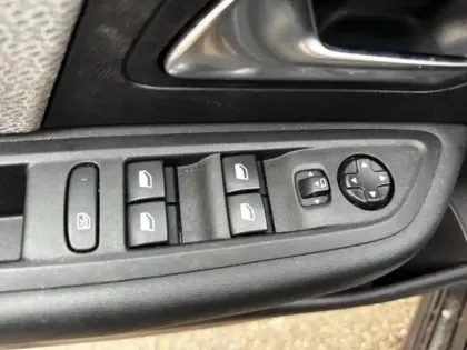 Photo 13 Citroën C4  PureTech 130ch S&S Feel Pack Business EAT8