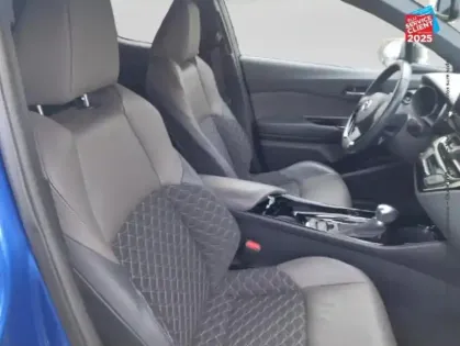 Photo 4 Toyota C-HR  184h Distinctive 2WD E-CVT MY22