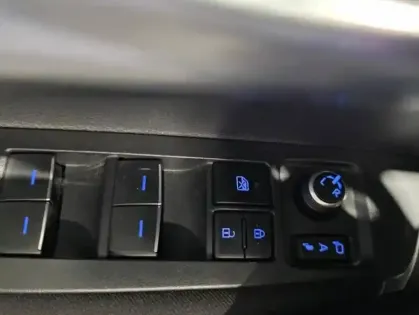 Photo 13 Toyota Corolla  122h Dynamic Business + Programme Beyond Zero Academy MY22