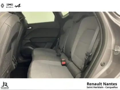 Photo 14 Renault Captur  1.6 E-Tech full hybrid 145ch Techno