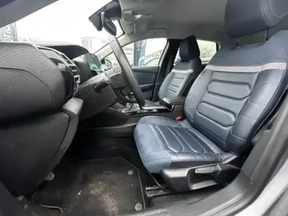 Photo 27 Citroën C4  PureTech 130ch S&S Shine