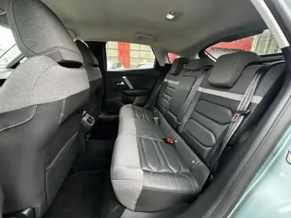 Photo 12 Citroën C4  PureTech 130ch S&S Shine