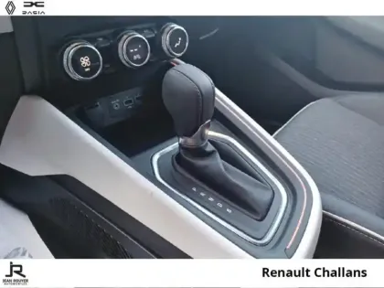 Photo 5 Renault Clio  1.6 E-Tech hybride 145ch Techno