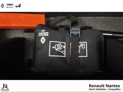 Photo 12 Renault Espace  1.2 E-Tech full hybrid 200ch Iconic 5 places - 24