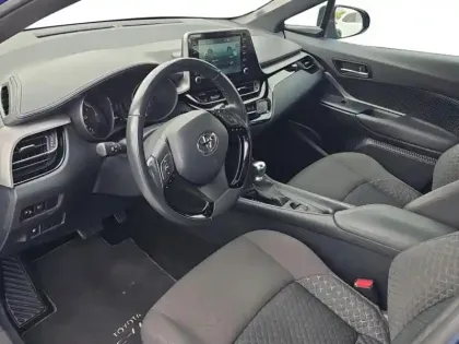 Photo 10 Toyota C-HR  122h Dynamic Business 2WD E-CVT + Programme Beyond Zero Academy MY22