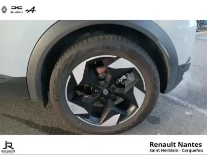 Photo 8 Renault Captur  1.6 E-Tech full hybrid 145ch Techno