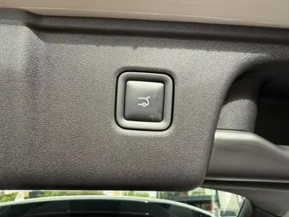 Photo 11 Leapmotor C10  REEV 215ch 28,4 kWh Design MY25