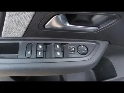 Photo 8 Citroën C4  PureTech 130ch S&S Shine