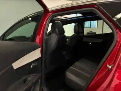 Photo 10 Peugeot 3008  1.6 PureTech 180ch S&S GT EAT8