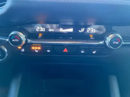 Photo 4 Mazda 3 2.0 e-SKYACTIV-X M-Hybrid 186ch Sportline 2022