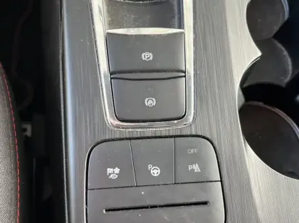 Photo 17 Ford Kuga 2.5 Duratec 190ch FHEV E85 ST-Line BVA