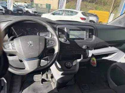 Photo 2 Peugeot Expert Fourgon Fg M 2.0 BlueHDi 180ch S&amp;S Pack Asphalt EAT8