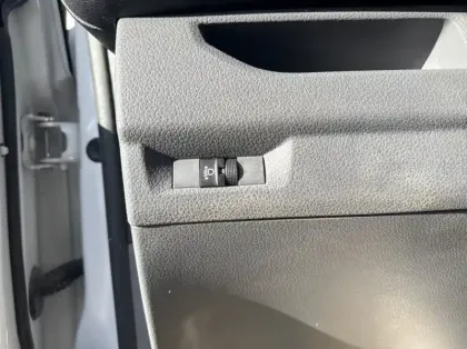 Photo 19 Peugeot Expert Fourgon Fg M 2.0 BlueHDi 180ch S&amp;S Pack Asphalt EAT8