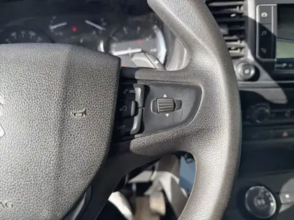 Photo 20 Peugeot Expert Fourgon Fg M 2.0 BlueHDi 180ch S&amp;S Pack Asphalt EAT8