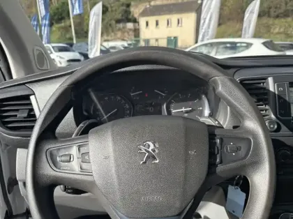 Photo 6 Peugeot Expert Fourgon Fg M 2.0 BlueHDi 180ch S&amp;S Pack Asphalt EAT8