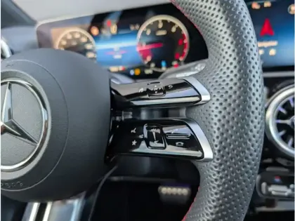 Photo 13 Mercedes Classe A 200 d AMG Line TO SIEGES AVANT CHAUFFANTS CAMERA