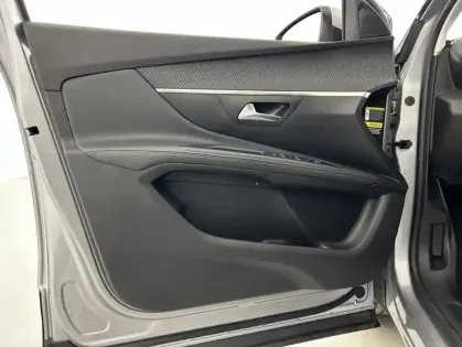 Photo 10 Peugeot 5008 1.5 BlueHDi 130ch Allure + Hayon électrique