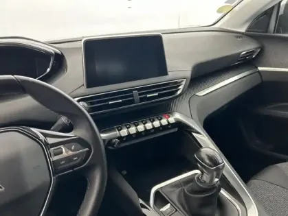 Photo 16 Peugeot 5008 1.5 BlueHDi 130ch Allure + Hayon électrique