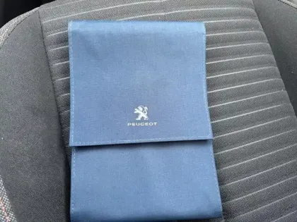 Photo 15 Peugeot 208  PureTech 75 S&S BVM5 Active