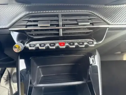 Photo 12 Peugeot 208  PureTech 75 S&S BVM5 Active