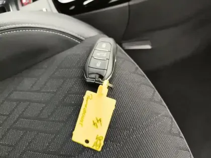 Photo 15 Opel Corsa  Electrique 136 ch & Batterie 50 kWh GS Line