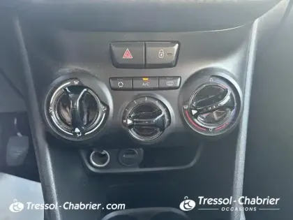 Photo 12 Peugeot 208  PureTech 82ch S&S BVM5 Signature