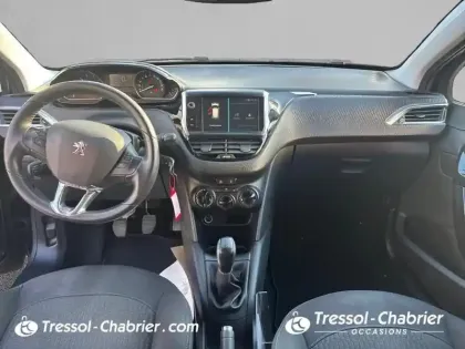 Photo 9 Peugeot 208  PureTech 82ch S&S BVM5 Signature