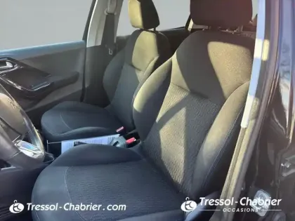 Photo 8 Peugeot 208  PureTech 82ch S&S BVM5 Signature