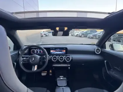 Photo 10 Mercedes Classe A 200 d AMG Line 1770 Li