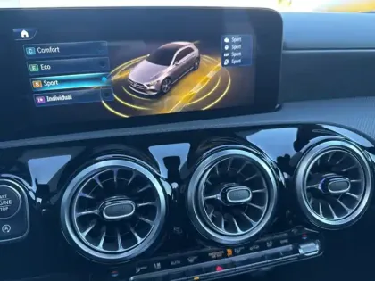 Photo 24 Mercedes Classe A 200 d AMG Line 1770 Li