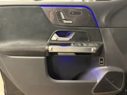 Photo 16 Mercedes GLB 200 d AMG Line Toit Ouvrant Full Led