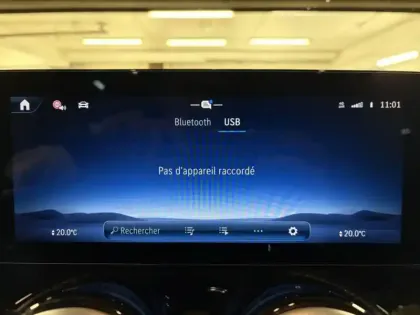 Photo 19 Mercedes GLB 200 d AMG Line Toit Ouvrant Full Led