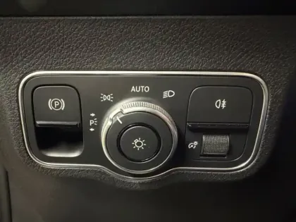 Photo 29 Mercedes GLB 200 d AMG Line Toit Ouvrant Full Led