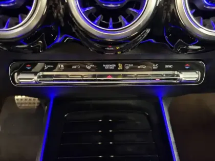 Photo 25 Mercedes GLB 200 d AMG Line Toit Ouvrant Full Led