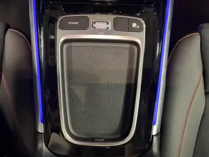 Photo 24 Mercedes GLB 200 d AMG Line Toit Ouvrant Full Led