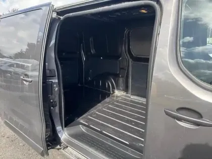 Photo 26 Peugeot Expert  FGN TOLE M BLUEHDI 145 BVM6