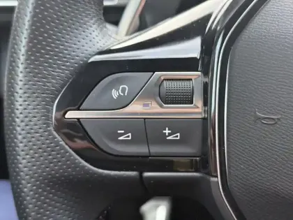 Photo 18 Peugeot 3008  Puretech 130ch S&S EAT8 GT