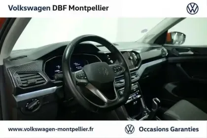 Photo 7 Volkswagen T-cross 1.0 TSI 110 Start/Stop BVM6 R-Line Tech