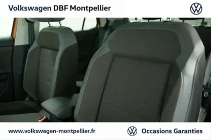 Photo 8 Volkswagen T-cross 1.0 TSI 110 Start/Stop BVM6 R-Line Tech