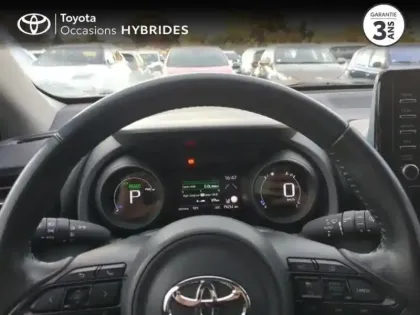 Photo 12 Toyota Yaris  116h Design 5p