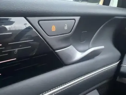 Photo 8 Volkswagen Tiguan  2.0 TDI 150ch Elegance DSG7